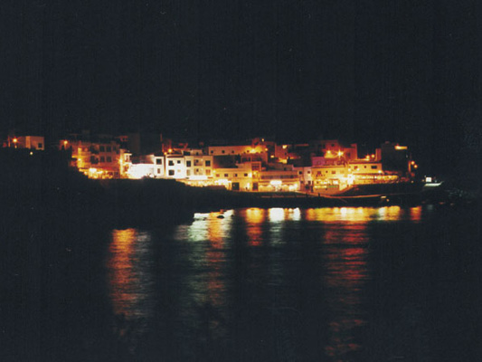 Abrigos at night